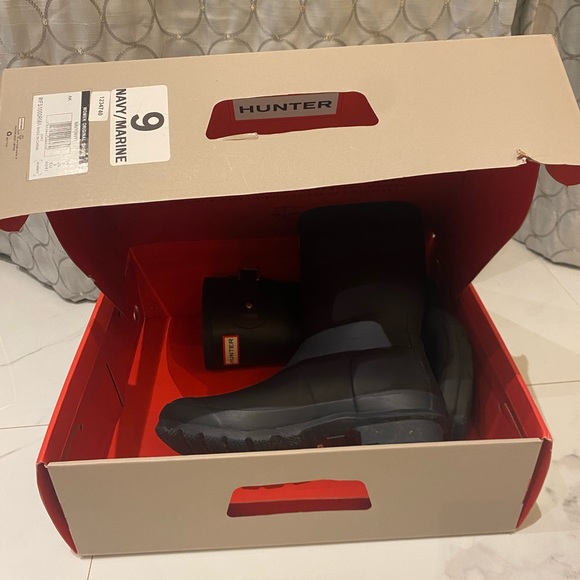 Hunter original short rain boots, size 9, navy blue - Picture 2 of 7